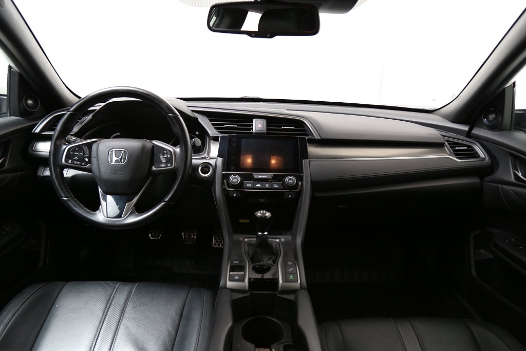 Honda Civic 1,5 i-VTEC Turbo 182hk 5D Panorama Skinn Drag 2017