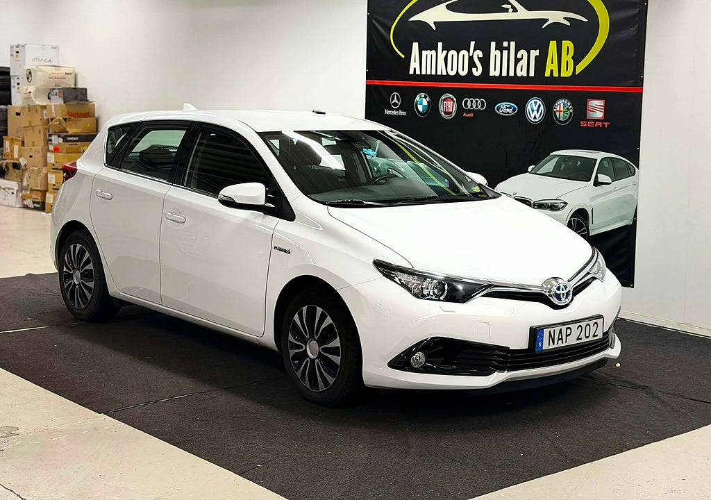 Toyota Auris Hybrid e-CVT Active Euro 6 Låga mil