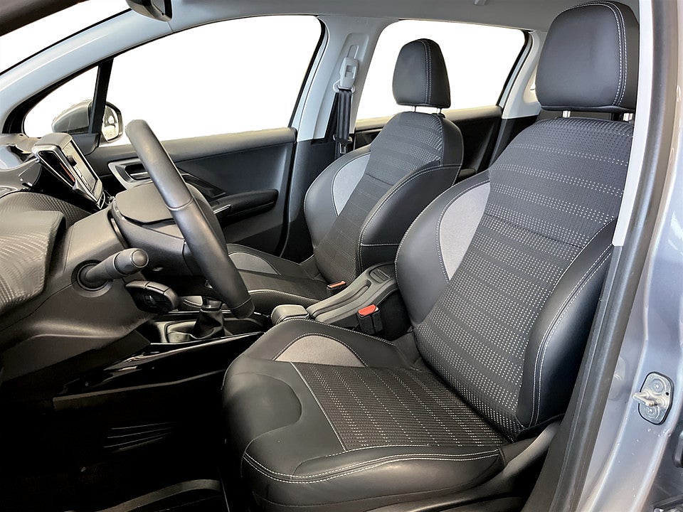 Bild på Peugeot 2008 Allure 1.2 PT 82hk CARPLAY BACKSENSORER