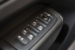 SUV Volvo XC60 12 av 32