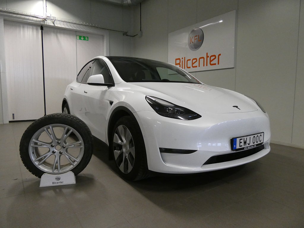 Tesla Model Y Long Range AWD *3,99%RÄNTA* Drag-Kamera-Navi-Pano-SoV