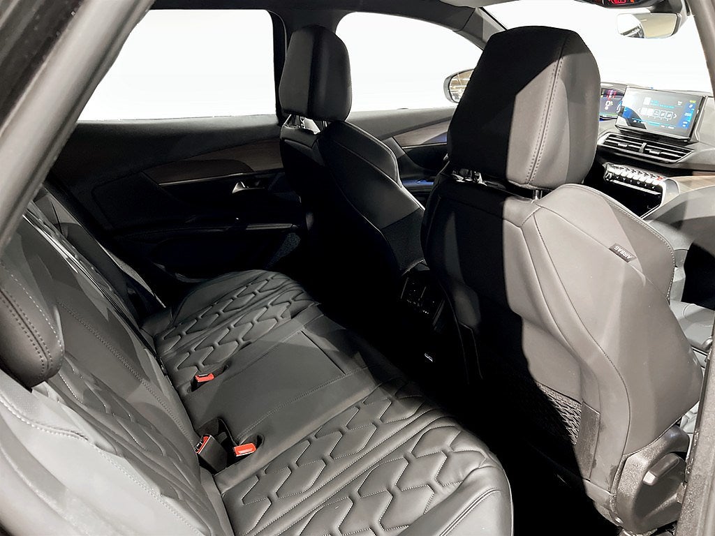 Bild på Peugeot 3008 GT Ultimate Hybrid4 300hk Aut AWD - skinn, Drag