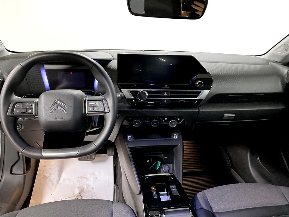 Bild på Citroën C4 X Shine 1.2 PT 130hk Aut - B-KAMERA, CARPLAY