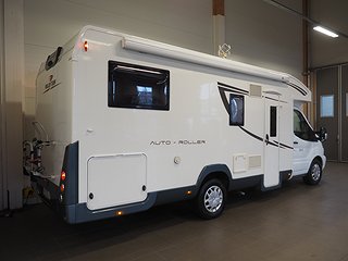 Husbil-halvintegrerad Roller Team 286 TL 3 av 17
