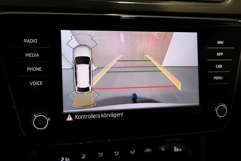 Skoda Superb iV Kombi 1,4 Plug-in Hybrid Business EDT L&K 2021