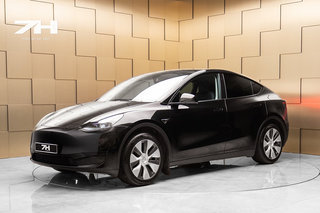Tesla Model Y Standard Range RWD / Kampanjränta 3.99% / Drag / 1äg / Pano 