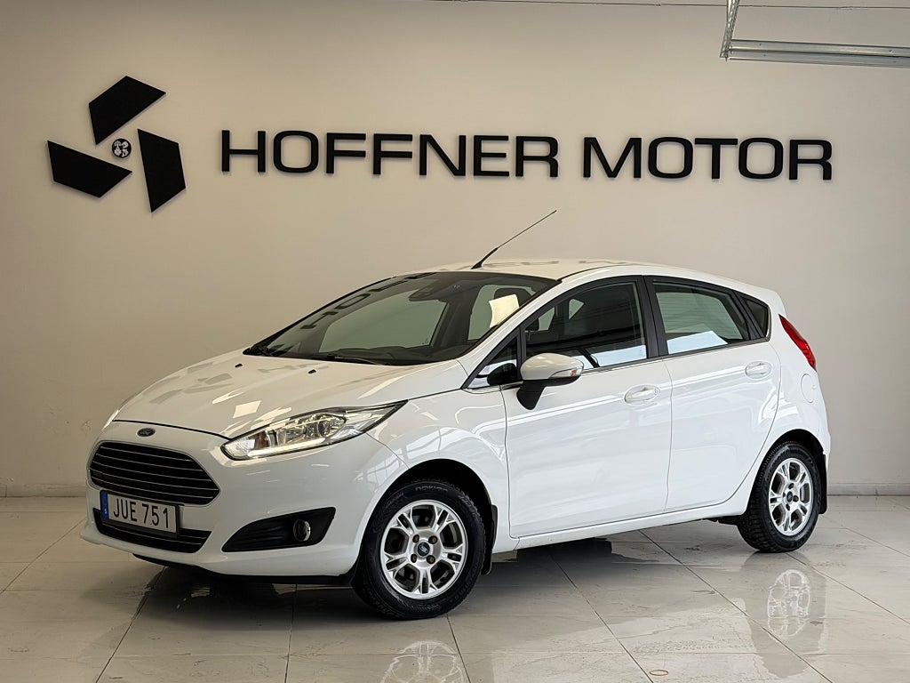 Ford Fiesta 5-dörrar 1.0 Titanium Bluetooth AuX USB Nybesiktigad 