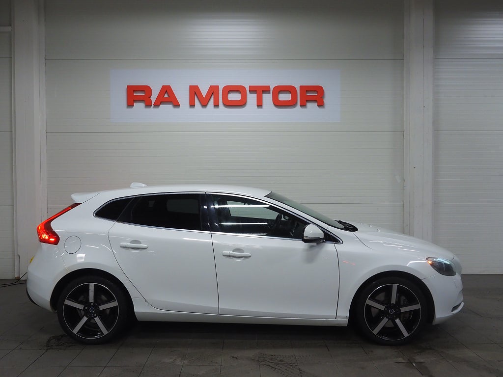 Volvo V40 D3 Geartronic Summum Drag Kamera D-Värm Skinn 2014