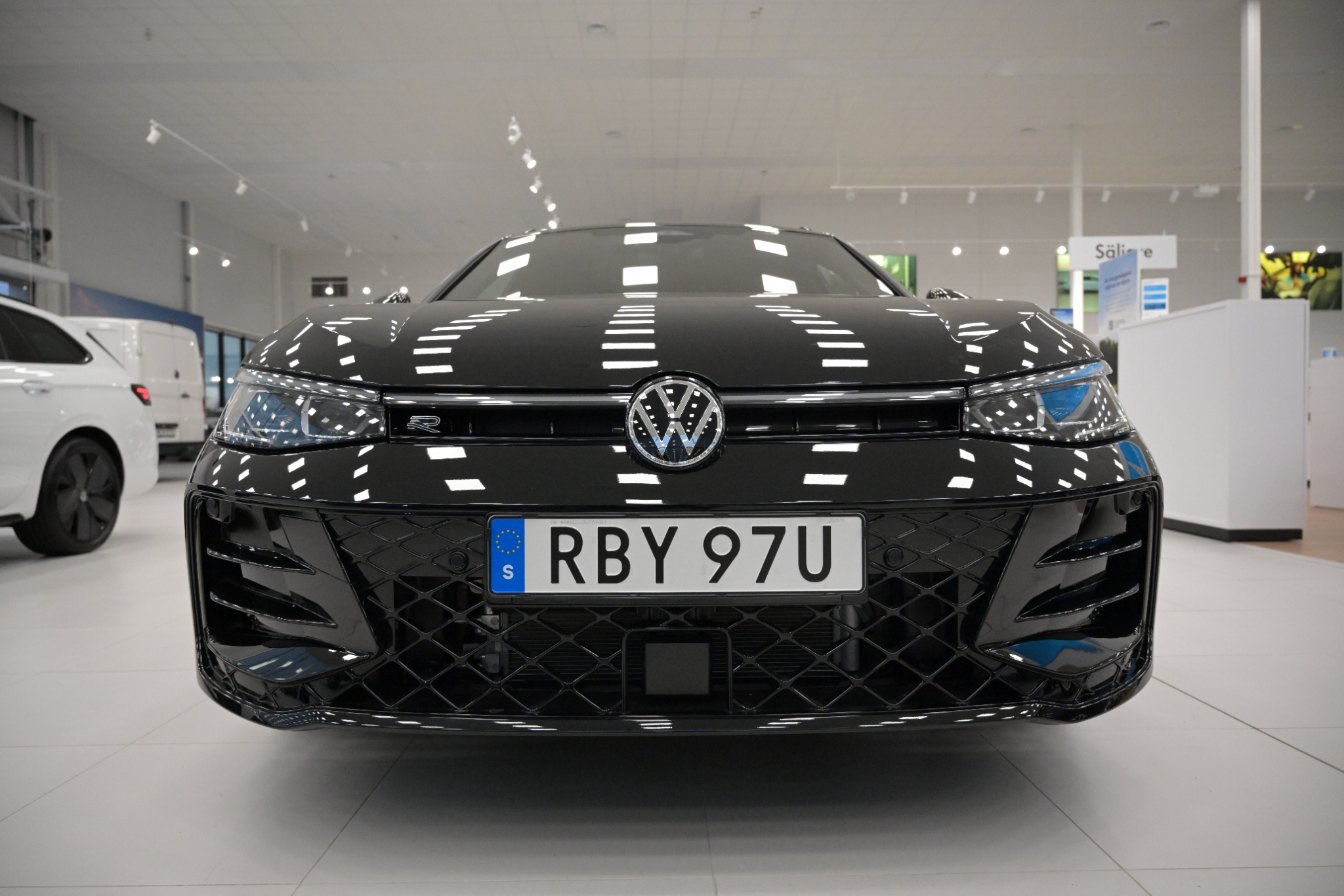 Volkswagen Passat eHybrid 272hk R-Line 2026, bild 3/51