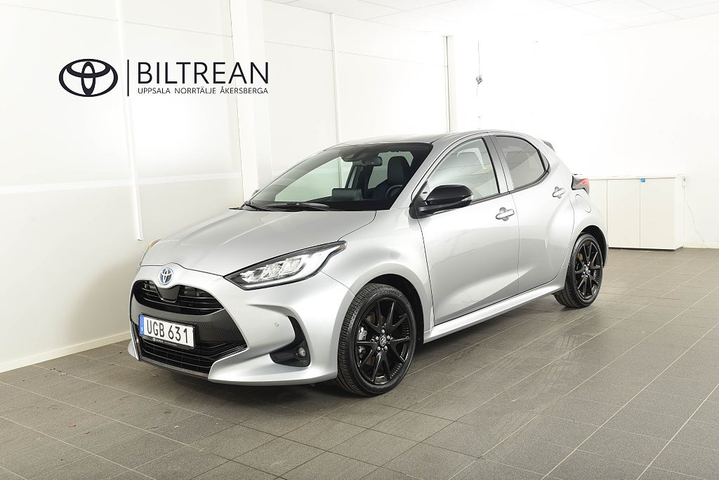 Toyota Yaris Elhybrid Style Säkerhetspaket Backkamera Moms