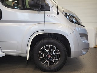 Husbil-halvintegrerad Weinsberg Carasuite 700 ME | 2 av 31
