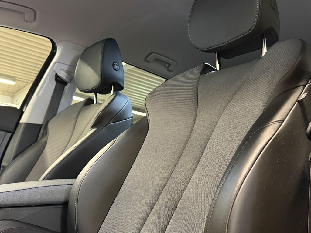 Skoda Enyaq iV 80x Dragkrok Adapativ fart 360° kamera Elstol 4WD bild 19