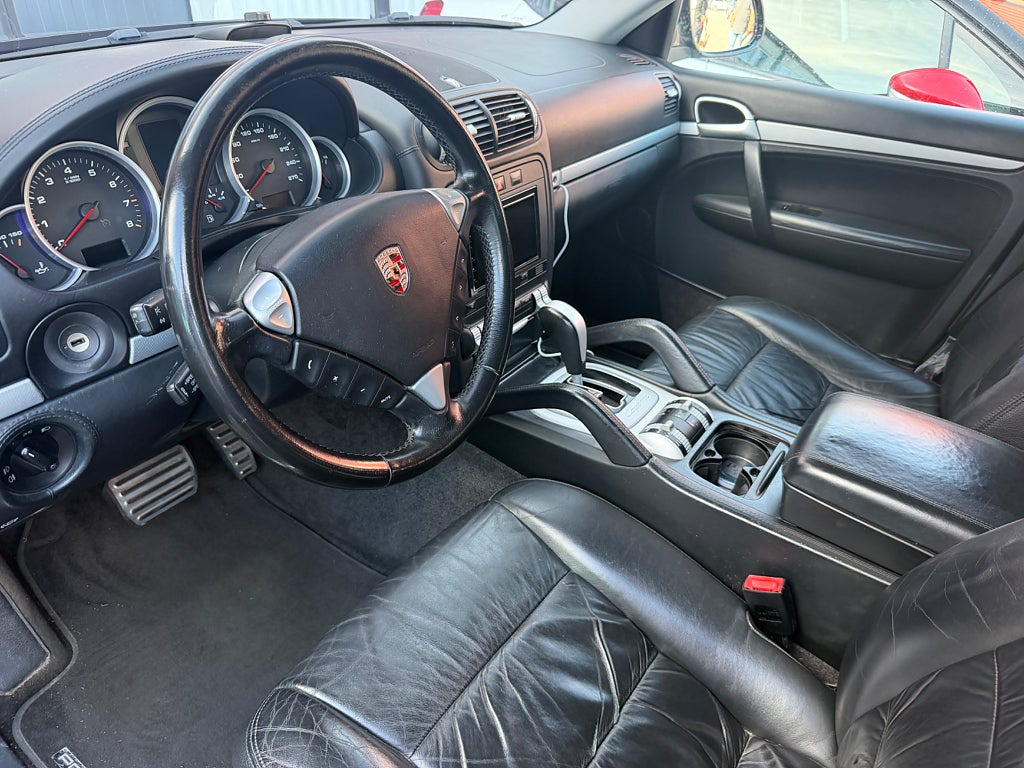 Porsche Cayenne 2006 - miniatyr 9