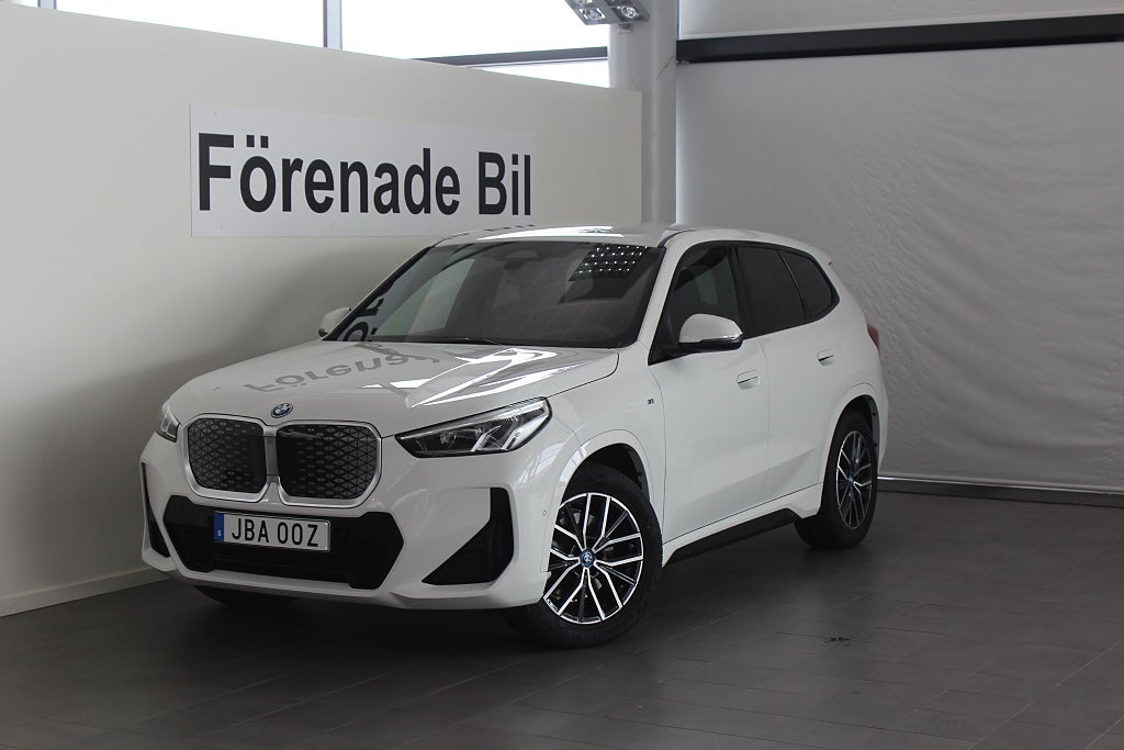 BMW iX1 xDrive30 4,95 ränta M Sport H/K Drag Rattvärme 