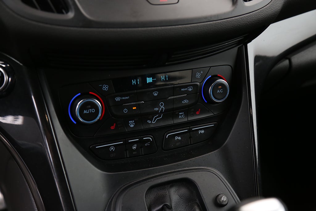 Ford Kuga 2,0 TDCi 180hk AWD ST-Line Aut Värmare Drag Stylingpkt 2018