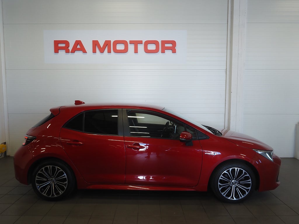 Toyota Corolla 2.0 Hybrid e-CVT 184hk Style | Backkamera | 2019
