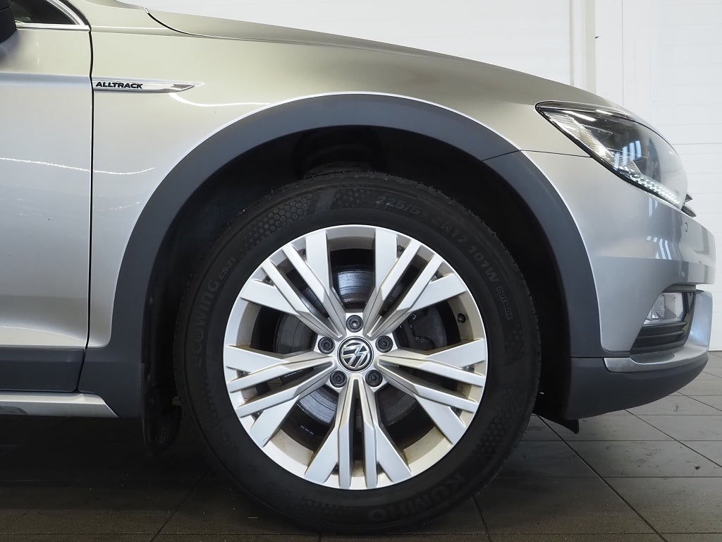 Volkswagen Passat Alltrack 2.0 TDI 4Motion 190hk Alltrack Drag Kamera D-Vär 2017