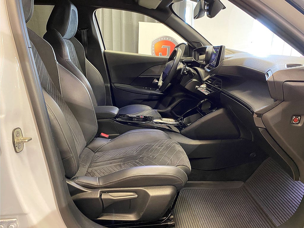 Bild på Peugeot 2008 GT 1.2 PT 130hk Aut - 360-KAMERA, CARPLAY