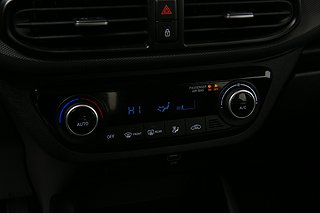 Halvkombi Hyundai i10 14 av 15