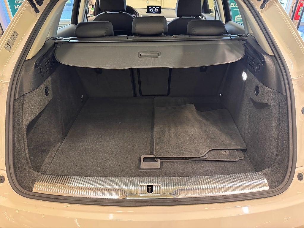 Audi Q3 2017 - miniatyr 5