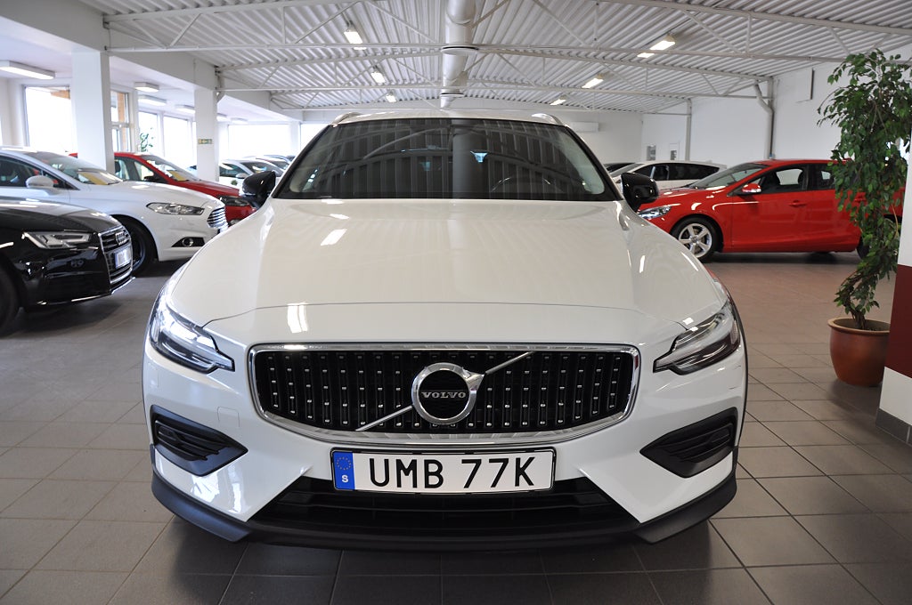 Volvo V60 Cross Country 2020 - miniatyr 3