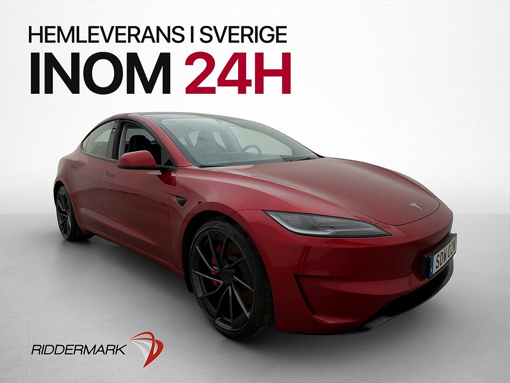 Tesla Model 3 Performance Dragkrok Skärm-bak Svensksåld