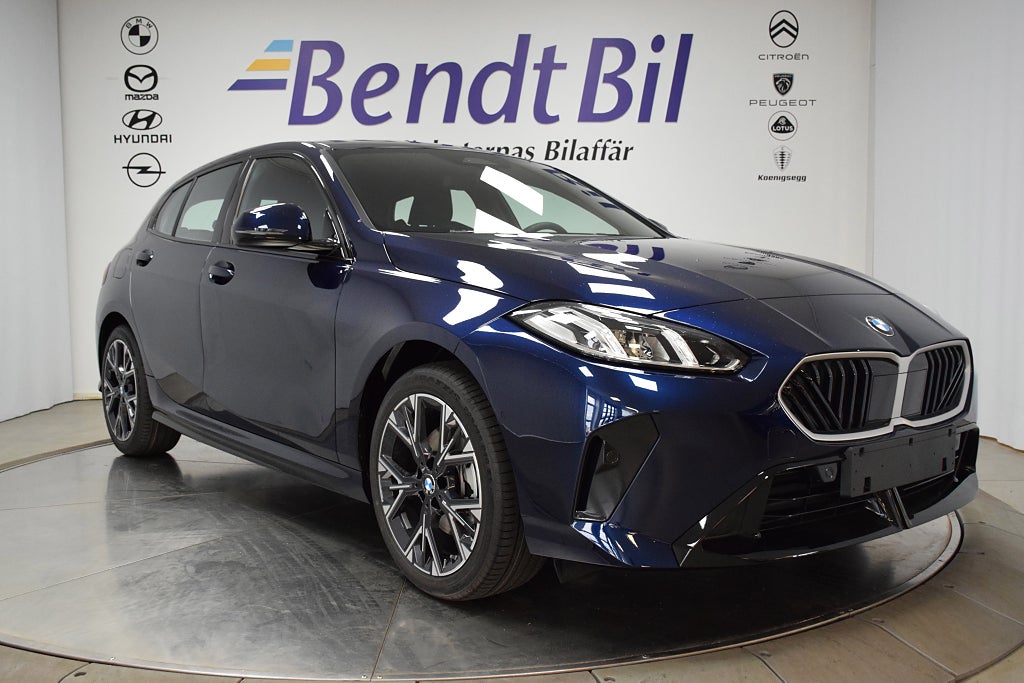 BMW 120 i | M Sport | Rattvärme | Navi | Backkamera | 2,95%