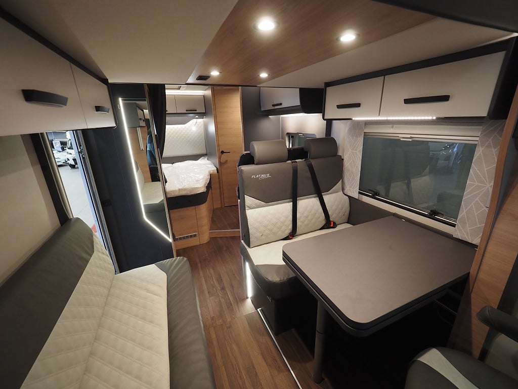 Knaus L!ve Wave 650 MF Platinum Selection ALDE I Taksäng