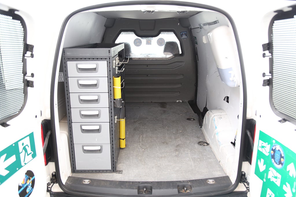 Volkswagen Caddy Maxi Van 2,0 TDI 102hk Skåp P-Värmare Drag Leasbar 2019