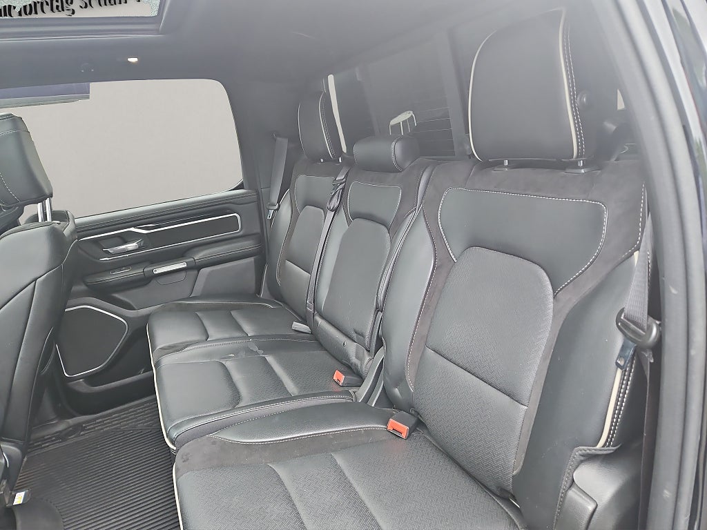 Dodge Ram 1500 Laramie Night Edition Leer Kåpa V8 Hemi 395hk - bild 6