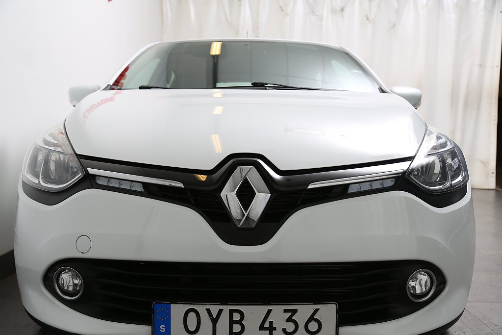 Renault Clio 1,2 75hk Expression 5D | P-Sen | Bluetooth | Nybesikt 2016