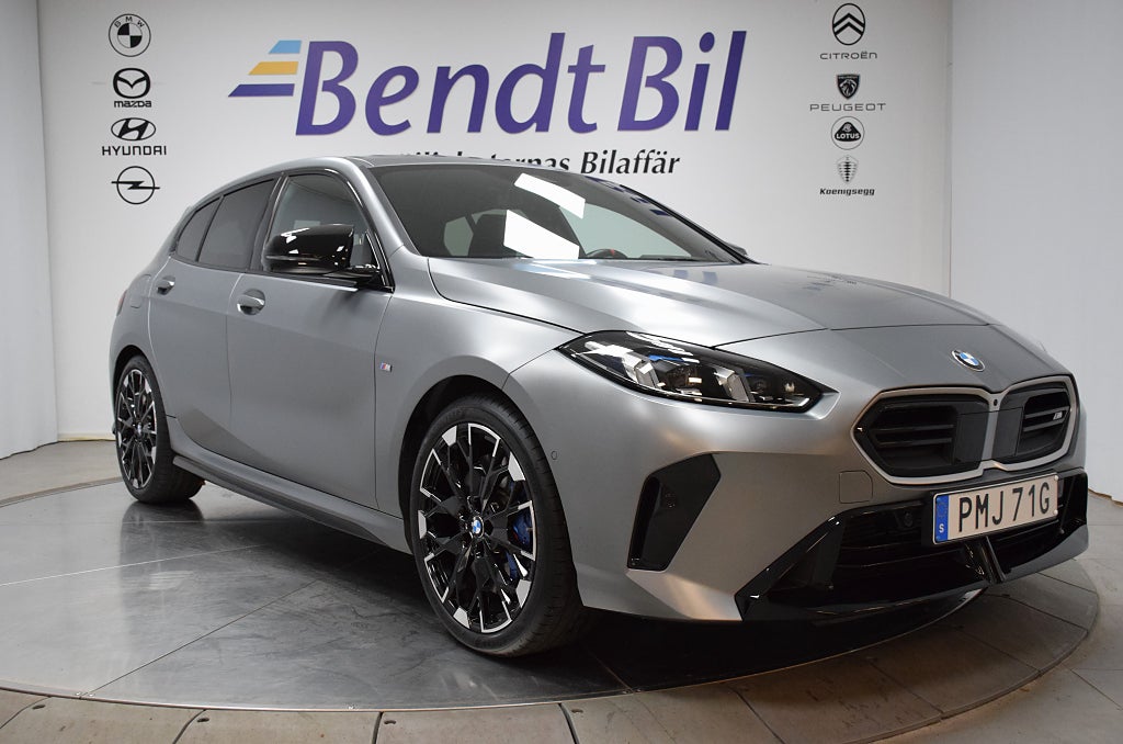 BMW M135 xDrive | Innovation | El-stol | Adaptiv fh. | HK