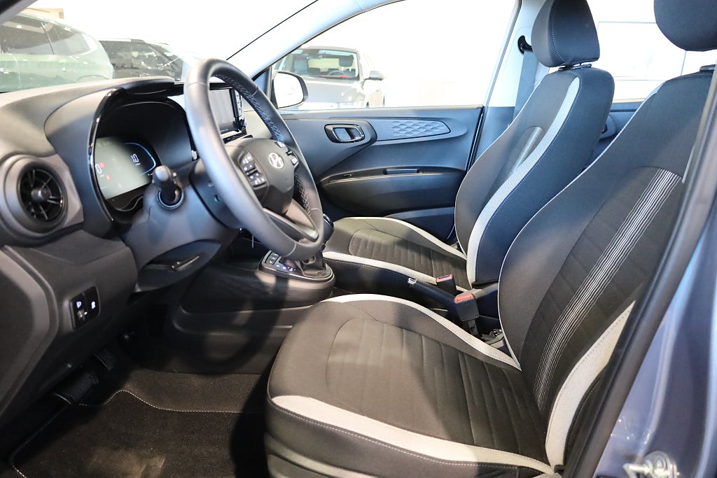 Hyundai i10 1.0 AUT Essential Kamera CarPlay Rattvärme Navi Leasbar 2025