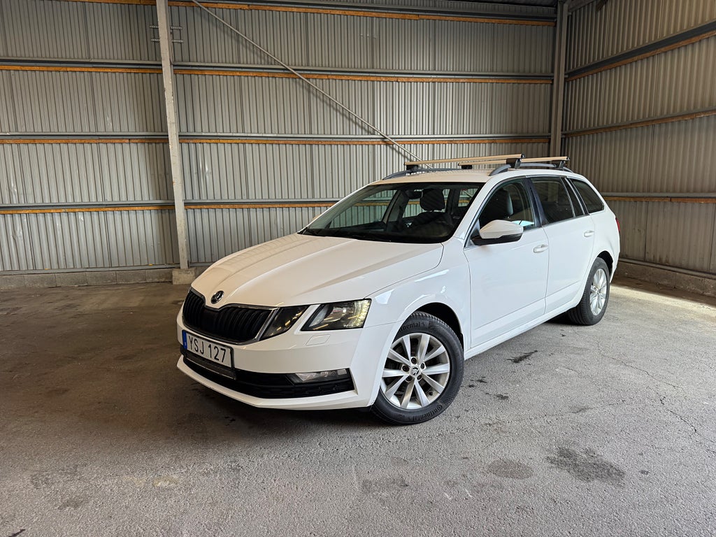Skoda Octavia Kombi 2.0 TDI SCR 4x4 Ambition Dragkrok CarPlay Euro 6