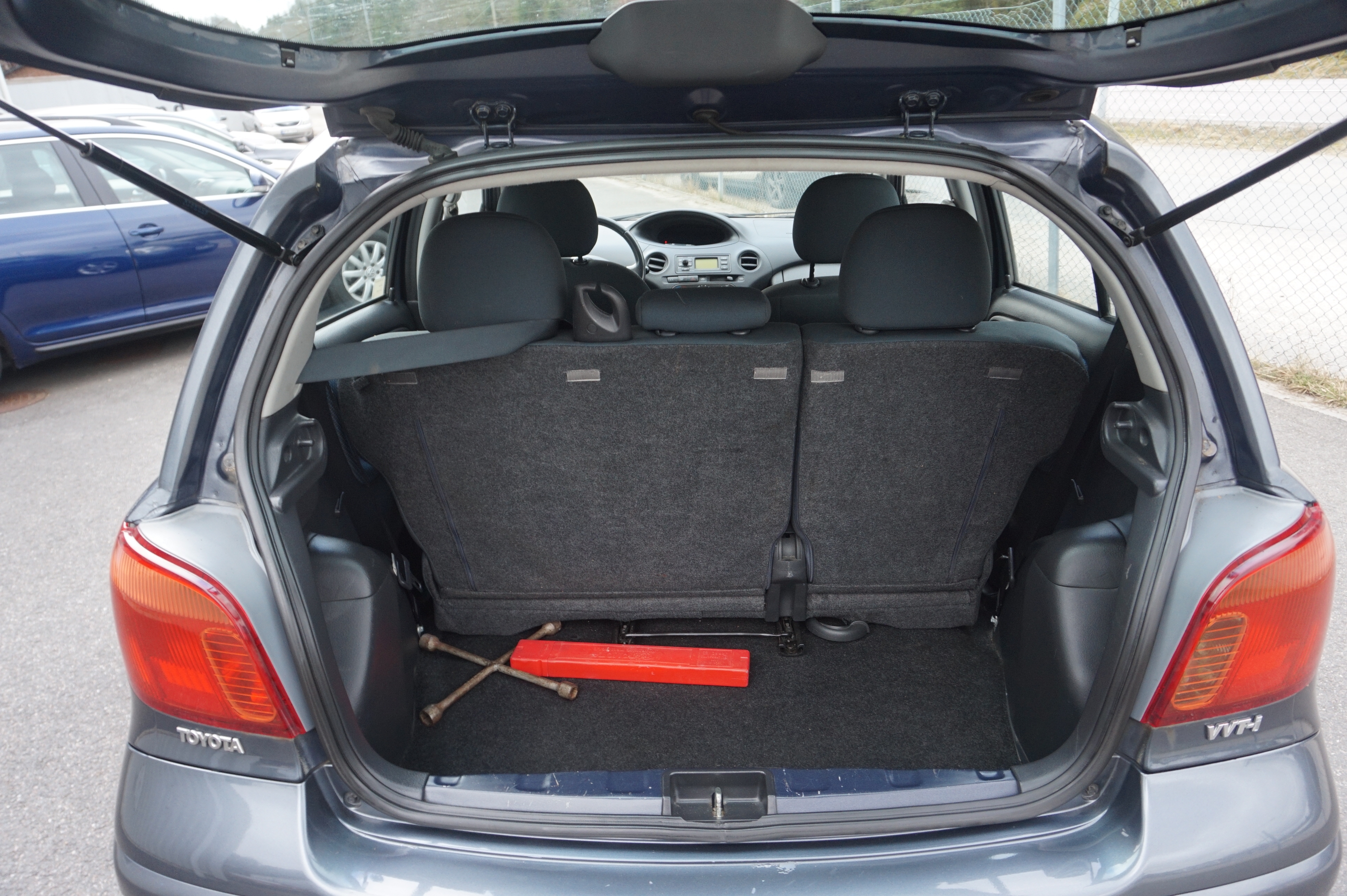 Toyota Yaris 5-dörrar 1.0 VVT-i 65hk 2006, bild 4/35