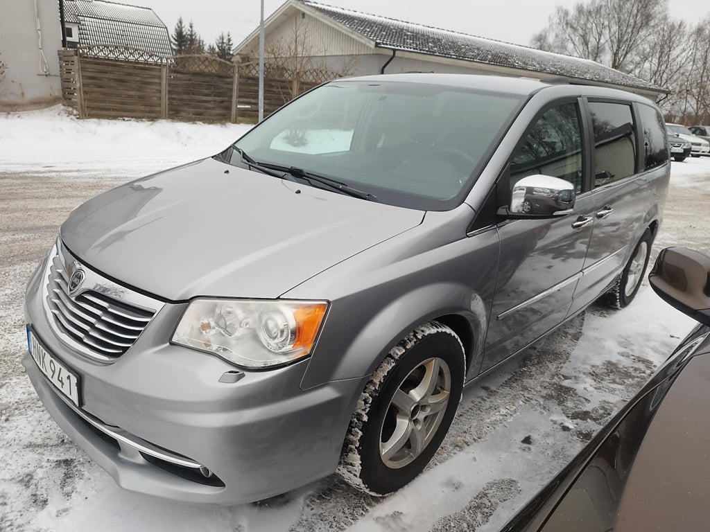 Lancia Voyager 2.8 LX Euro 5