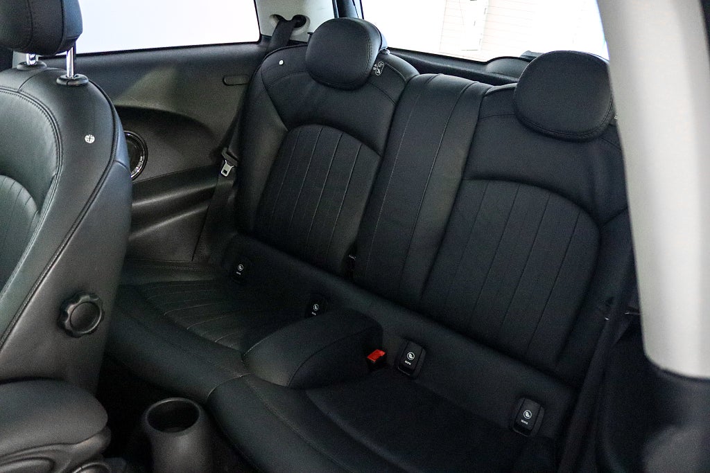 MINI Cooper S 3-dörrars DCT Chili II Panorama H/K Navi