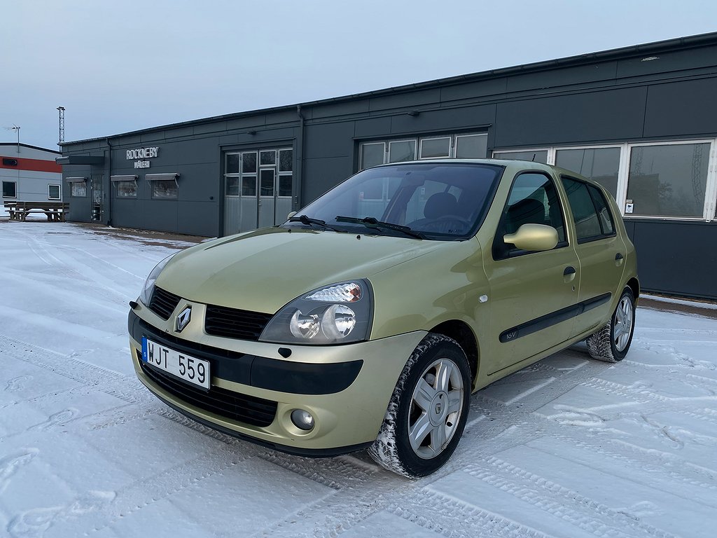 Renault Clio 5-dörrars Halvkombi 1.2|NYBES|NYSERVAD|LÅGA MIL