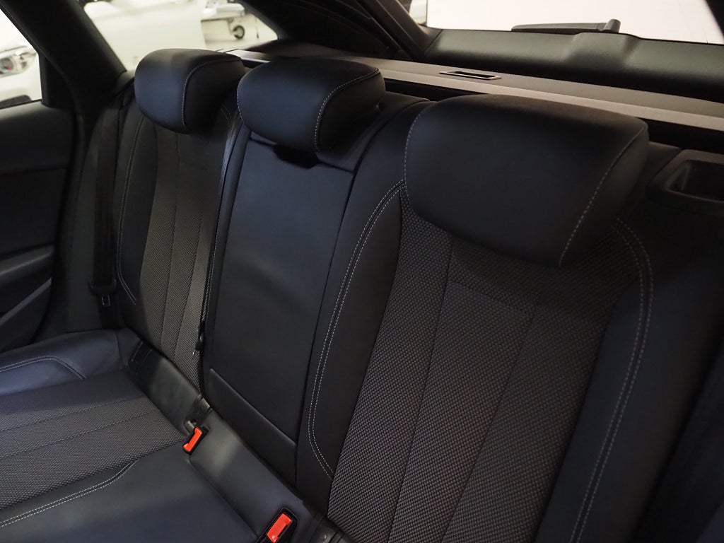 Audi A4 Avant 40 TDI 190hk quattro S-Line | Drag | D-värm | 2019