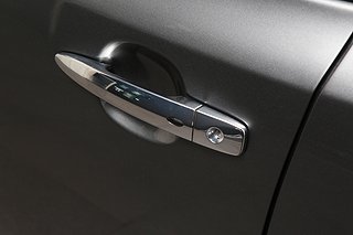 Halvkombi Nissan Leaf 9 av 23