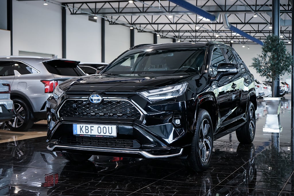 Toyota RAV4 Plug-in Hybrid E-CVT Active | Kamera | Rattvärme | Elst