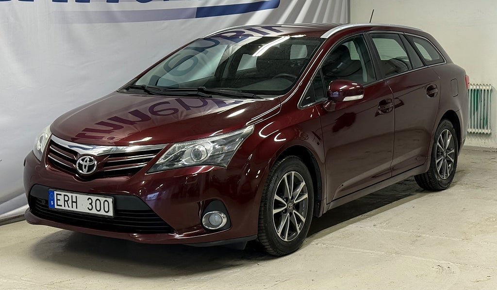 Toyota Avensis Kombi 2.0 D-4D Business besiktigad Backkamera