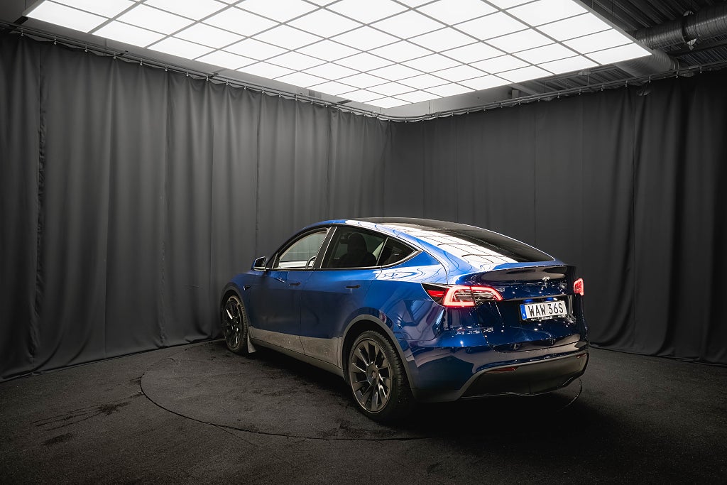 Tesla Model Y Long Range AWD 20'' DRAG PANO LÄDER 92.5%SoH 1-ÄGARE