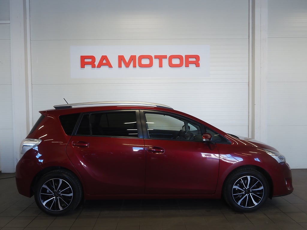 Toyota Verso 1.8 Valvematic Intense Edition 7-sits Kamera Halvskinn 2017