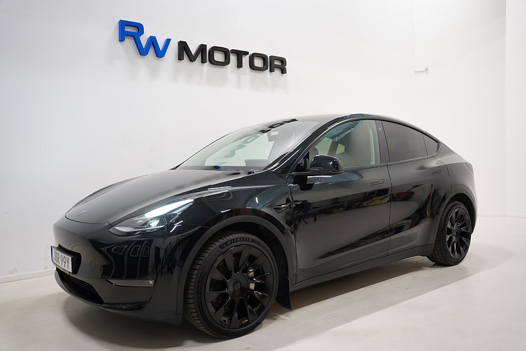 Tesla Model Y Long Range AWD Värmepump / Dragkrok / En ägare / MOMS