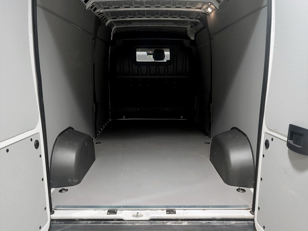 Bild på Peugeot Boxer Style + Navi pack 180hk AT8 L3H2 - DEMO