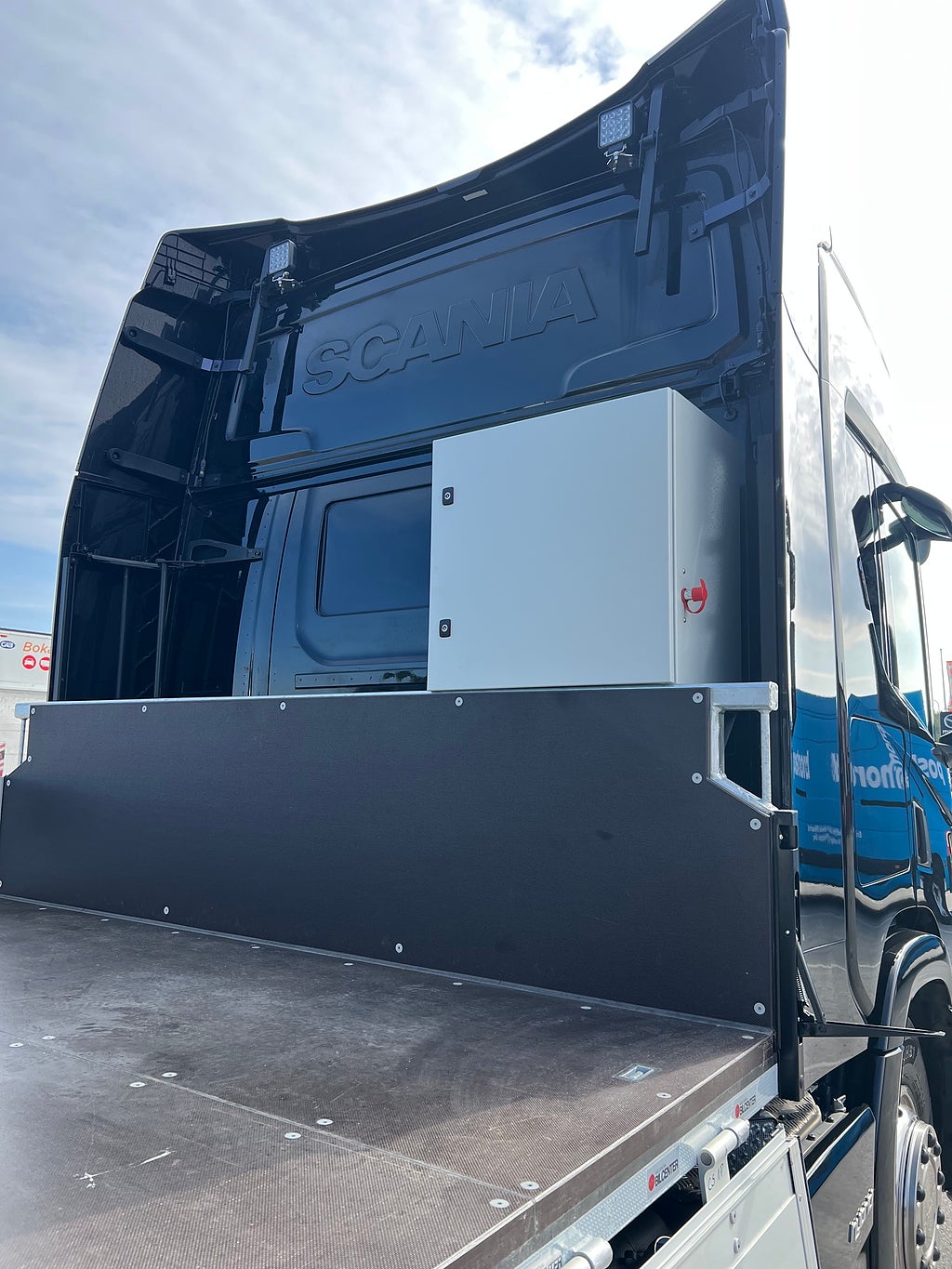 Scania P320 4x2 Hybrid TMA Bil Berlex & Verdegro