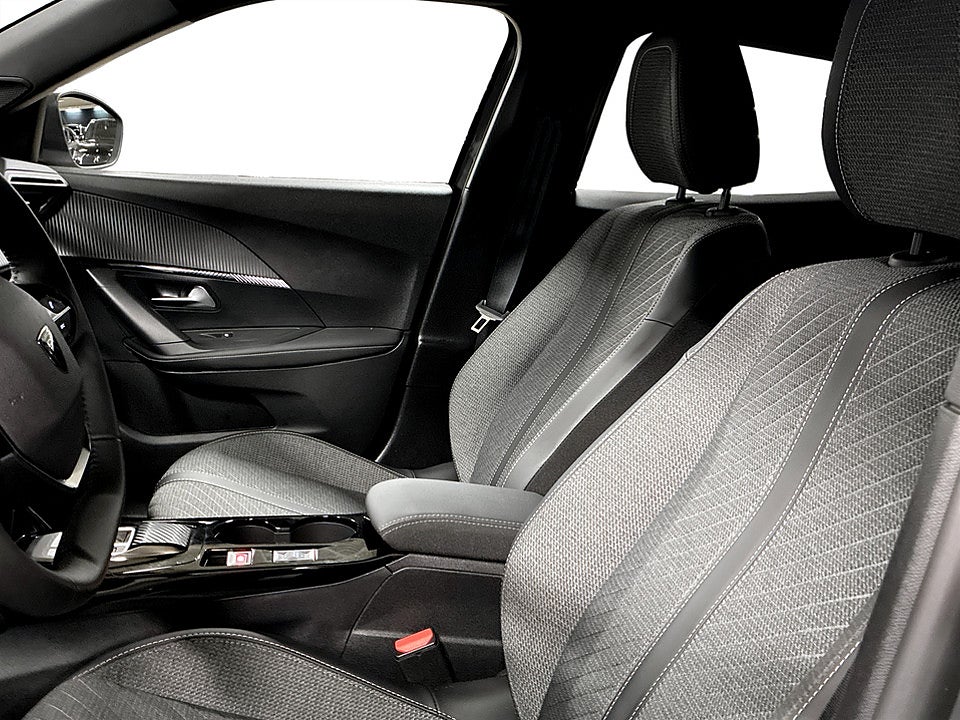 Bild på Peugeot 2008 Allure 1.2 PT 130hk Aut B-KAMERA CARPLAY