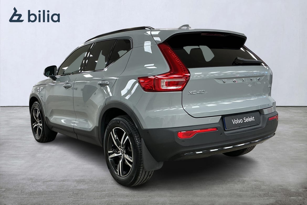 Volvo XC40 B3 FWD Bensin Plus Dark 2025, bild 2/10