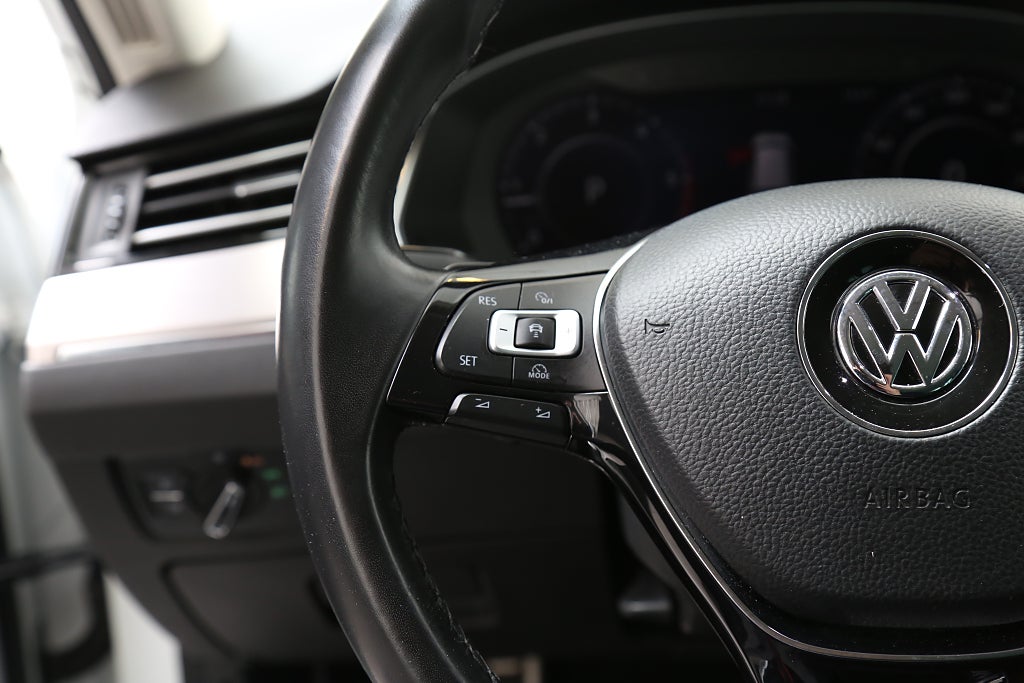 Volkswagen Passat Alltrack 2,0 TDI 190hk SCR 4Motion GT DSG Värmare Drag 2018